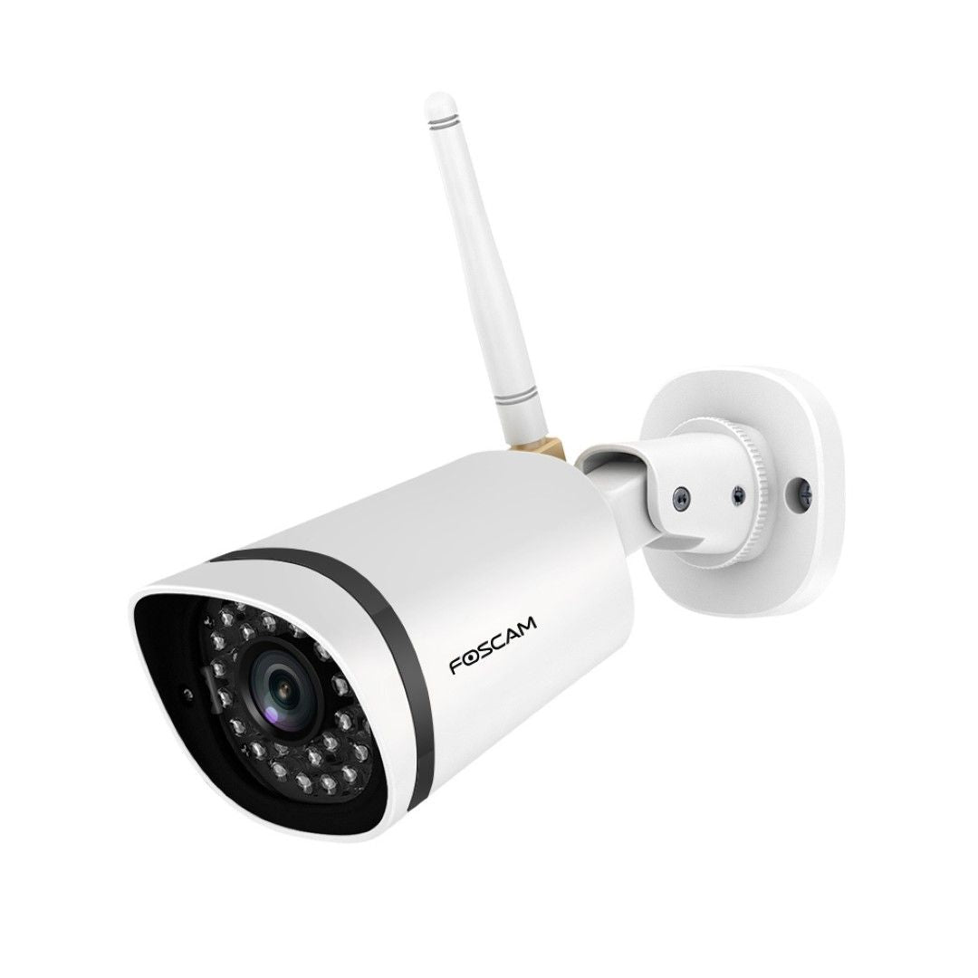 Witte Foscam FI9911W bullet-beveiligingscamera met wifi-antenne en muurbeugel voor buitengebruik.