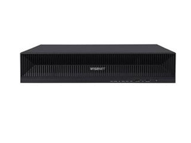 Zwarte Hanwha XRN-1620B2 16-kanaals NVR netwerk videorecorder in robuust 2U rackformaat met Wisenet logo.