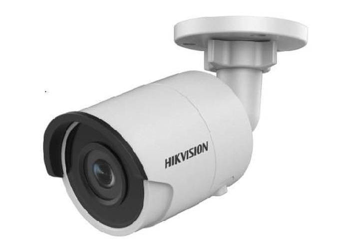 Witte Hikvision 8MP AcuSense bullet camera met 2.8mm lens en Smart Hybrid Light voor professionele beveiliging.