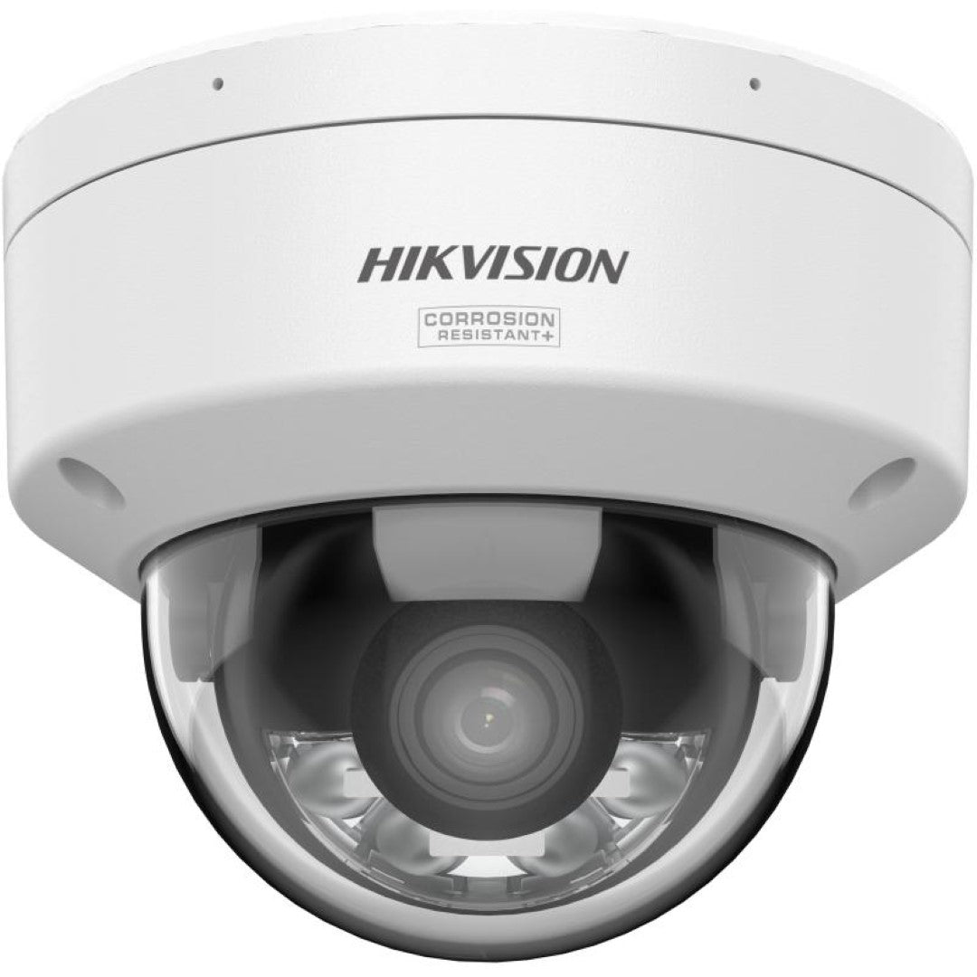Witte Hikvision 8MP ColorVu domecamera met corrosiebestendige behuizing en 2.8mm lens voor 24/7 kleurbeelden.