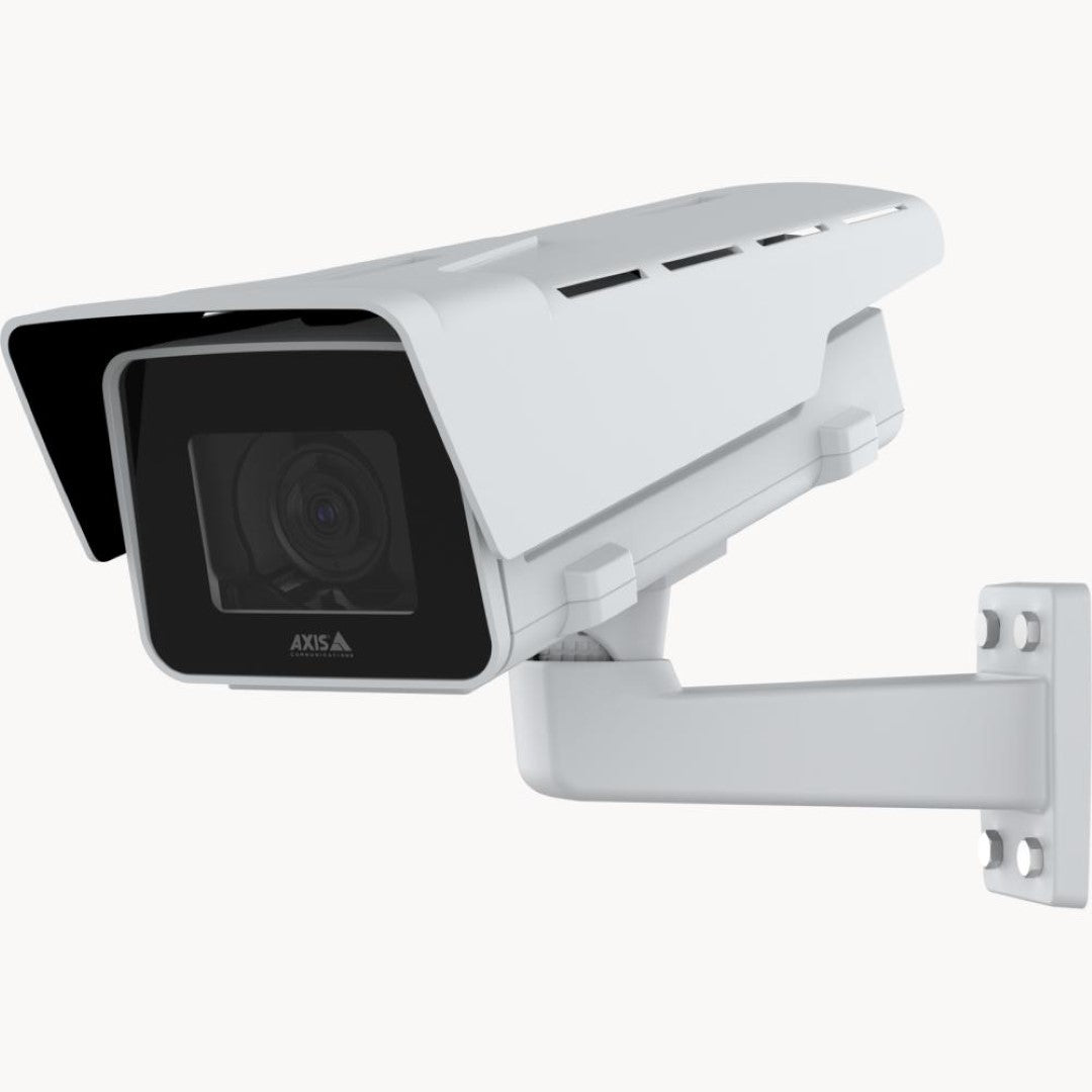 Witte Axis P1385-E robuuste buitenbeveiligingscamera met zonnekap en muurbeugel voor extreme weersomstandigheden.