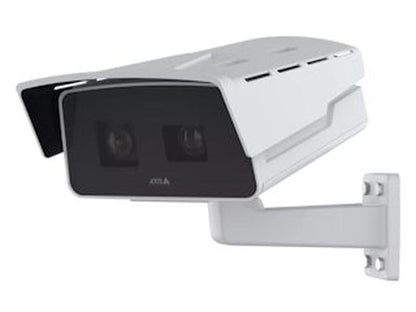 Witte Axis P1518-LE dual-sensor beveiligingscamera voor buiten met twee lenzen en muurbeugel.