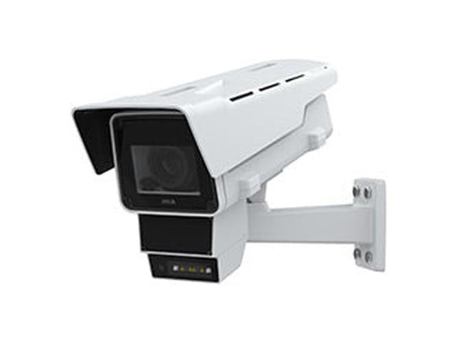 Witte Axis Q1656-DLE radar-video fusion camera met robuuste behuizing en muurbeugel voor buitenbeveiliging.