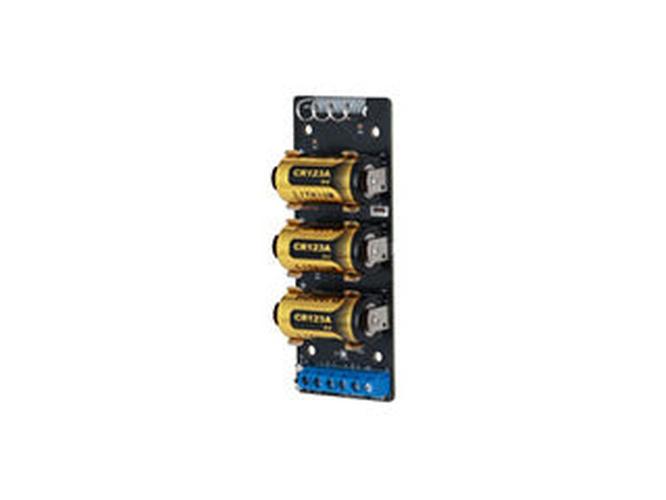 Dahua ARM320-W2 draadloze 2-zone transmitter printplaat met drie CR123A batterijen en blauwe aansluitklemmen.