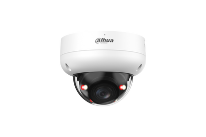 Witte Dahua IPC-HDBW3449R-ZS-IL 4MP dome-beveiligingscamera met varifocale lens en ingebouwde IR- en warmlichtverlichting.