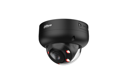 Zwarte Dahua WizSense dome-beveiligingscamera met 8MP lens en ingebouwde verlichting in een robuuste IK10-behuizing.