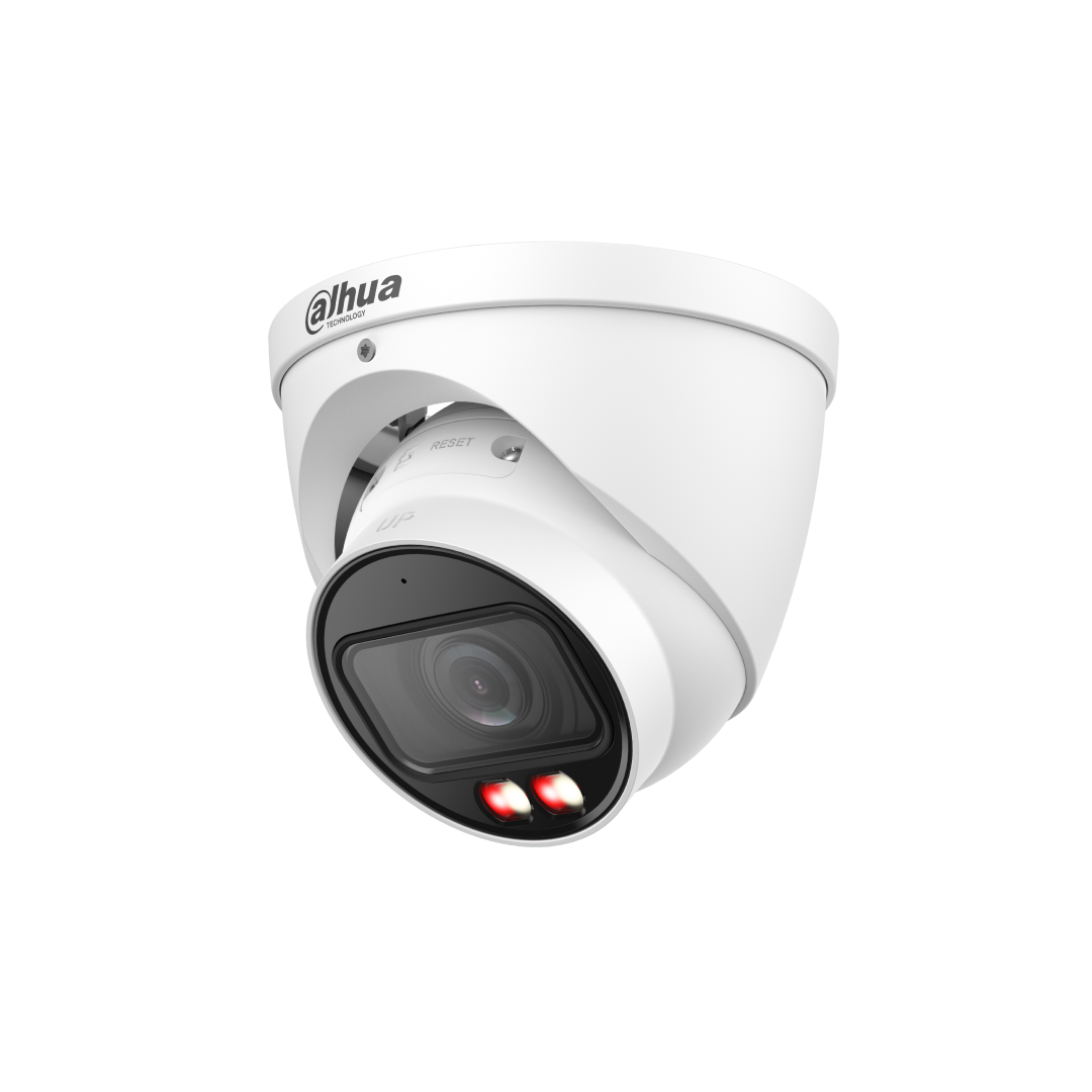 Witte Dahua 8MP dome beveiligingscamera met varifocale lens en ingebouwde IR- en warmlichtverlichting.