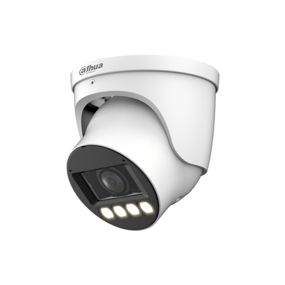 Witte Dahua WizMind 5-serie dome-beveiligingscamera met full-color lens en geïntegreerde warmlicht-LED's.