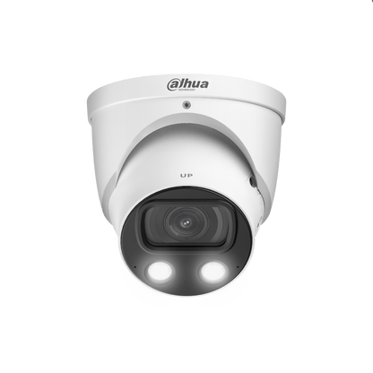 Witte Dahua WizMind 5-serie domecamera met 8 MP lens, ingebouwde LED-verlichting en robuuste behuizing.