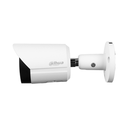 Witte Dahua WizSense 5MP bullet camera met vaste 2.8mm lens, compact design en verstelbare muurbeugel voor buiten.
