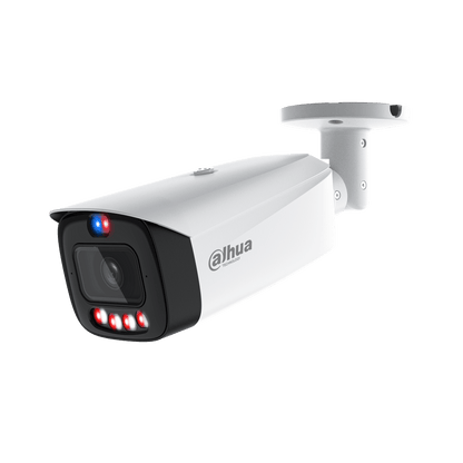 Witte Dahua WizSense bullet camera met rode en blauwe alarmverlichting en zwarte lensbehuizing voor buitenbeveiliging.