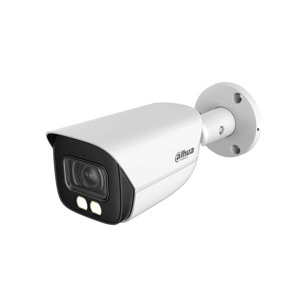 Witte Dahua WizMind bullet-beveiligingscamera met 2.8mm lens, ingebouwde LED-verlichting en verstelbare muurbeugel.