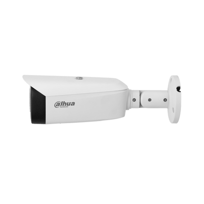 Witte Dahua WizMind bullet-beveiligingscamera met verstelbare muurbeugel en zonnekap voor buitenmontage.
