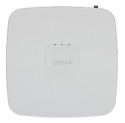 Witte Dahua NVR4104-P netwerkrecorder met strak, vierkant design en statusindicatielampjes aan de bovenzijde.