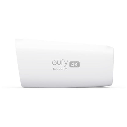 Witte EufyCam 3 draadloze 4K beveiligingscamera met strak design en zonnepaneel op de bovenzijde.