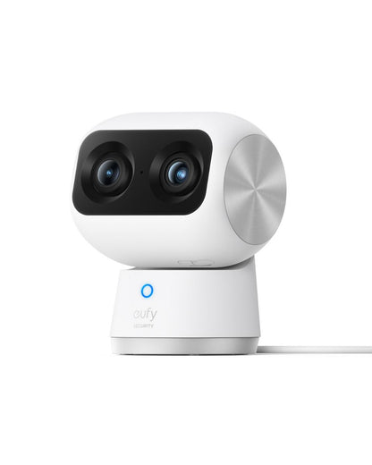 Witte Eufy Indoor Cam S350 beveiligingscamera met dubbele lens, 360 graden draaibaar ontwerp en blauw statuslampje.