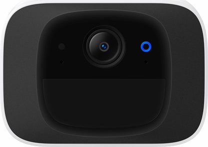 Eufy S220 SoloCam 2K beveiligingscamera met zwarte lens, witte behuizing en blauw statuslampje voor buiten.