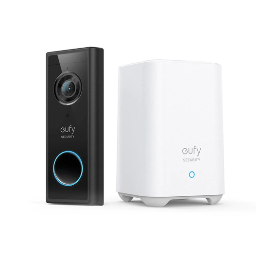 Zwarte Eufy draadloze videodeurbel met camera naast een witte HomeBase met blauwe statuslampjes.