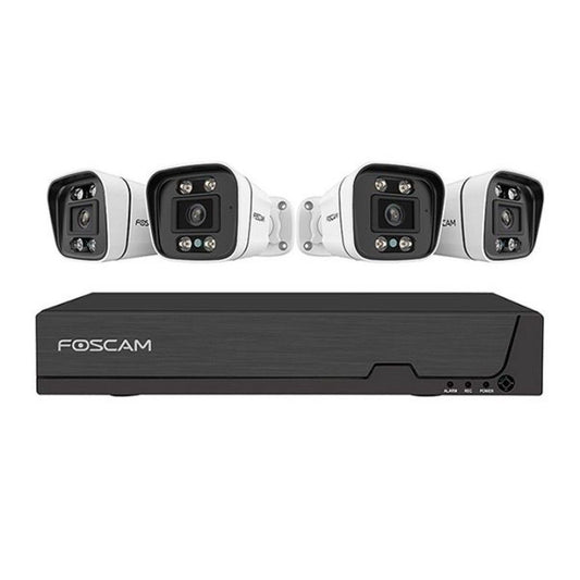 Foscam 4K PoE bewakingsset met zwarte NVR en vier witte bullet camera's voor buitenbeveiliging.