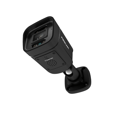 Zwarte Foscam 8MP 4K PoE bullet camera voor buiten met infrarood nachtzicht en verstelbare muurbeugel.