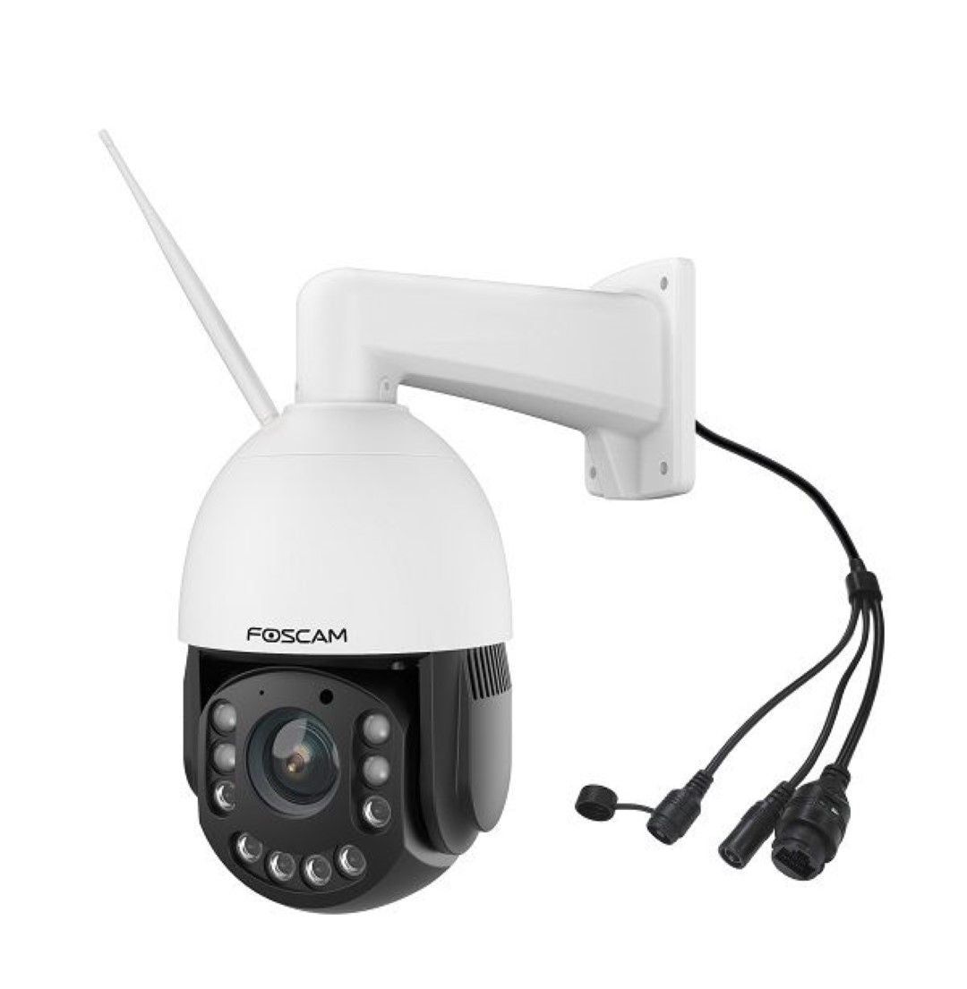 Witte Foscam SD4H outdoor PTZ-beveiligingscamera met 18x zoom, WiFi-antenne en wandbevestiging op een witte achtergrond.