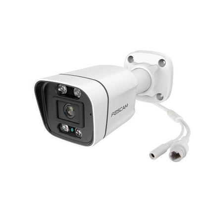 Witte Foscam V5EP 5MP PoE bullet camera met spotlight en zwarte lensbehuizing voor buitenbeveiliging.