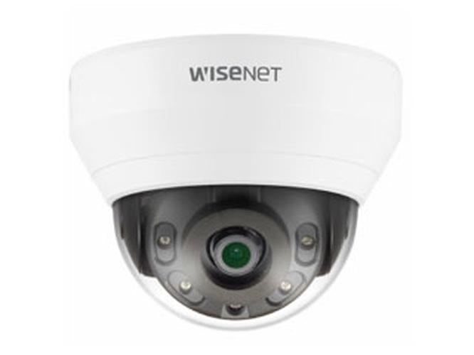 Witte Hanwha Wisenet QND-6012R1 2MP indoor dome beveiligingscamera met 2.8mm lens en IR-nachtzicht.