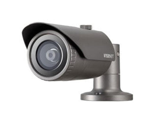 Grijze Hanwha QNO-7032R outdoor bullet beveiligingscamera met 6mm lens en zonnekap voor professionele CCTV-installaties.