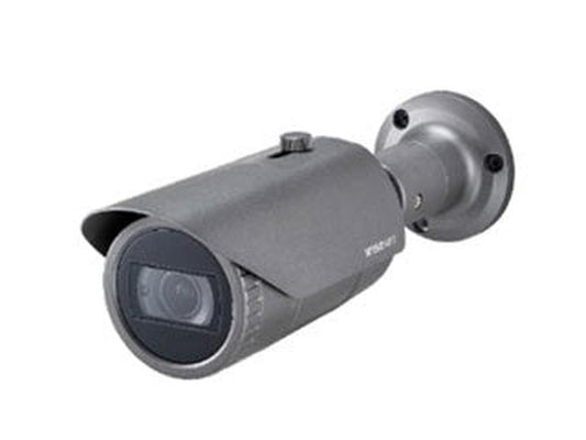 Grijze Hanwha QNO-7082R outdoor bullet beveiligingscamera met varifocale lens en wandbevestiging.
