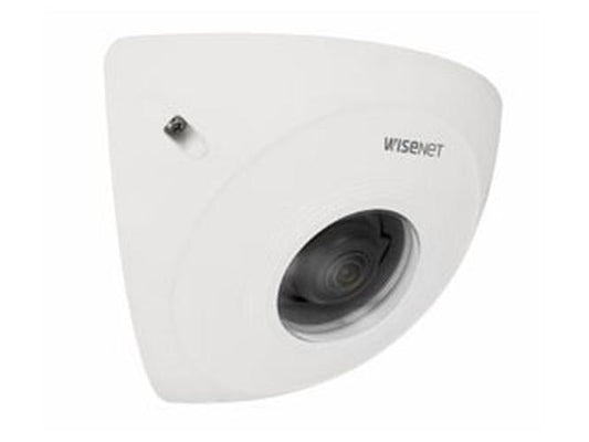 Witte Hanwha Wisenet 5MP outdoor fisheye beveiligingscamera met 2,3mm lens voor panoramisch overzicht.