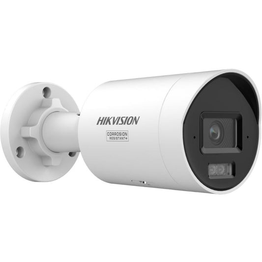 Witte Hikvision 8MP ColorVu bulletcamera met NEMA4X anti-corrosie behuizing en 4mm lens voor 4K beveiliging.