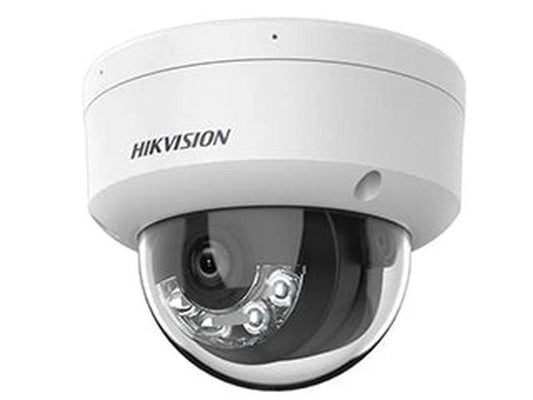 Witte Hikvision 4MP ColorVu dome beveiligingscamera met transparante koepel en actieve afschrikkingsverlichting.