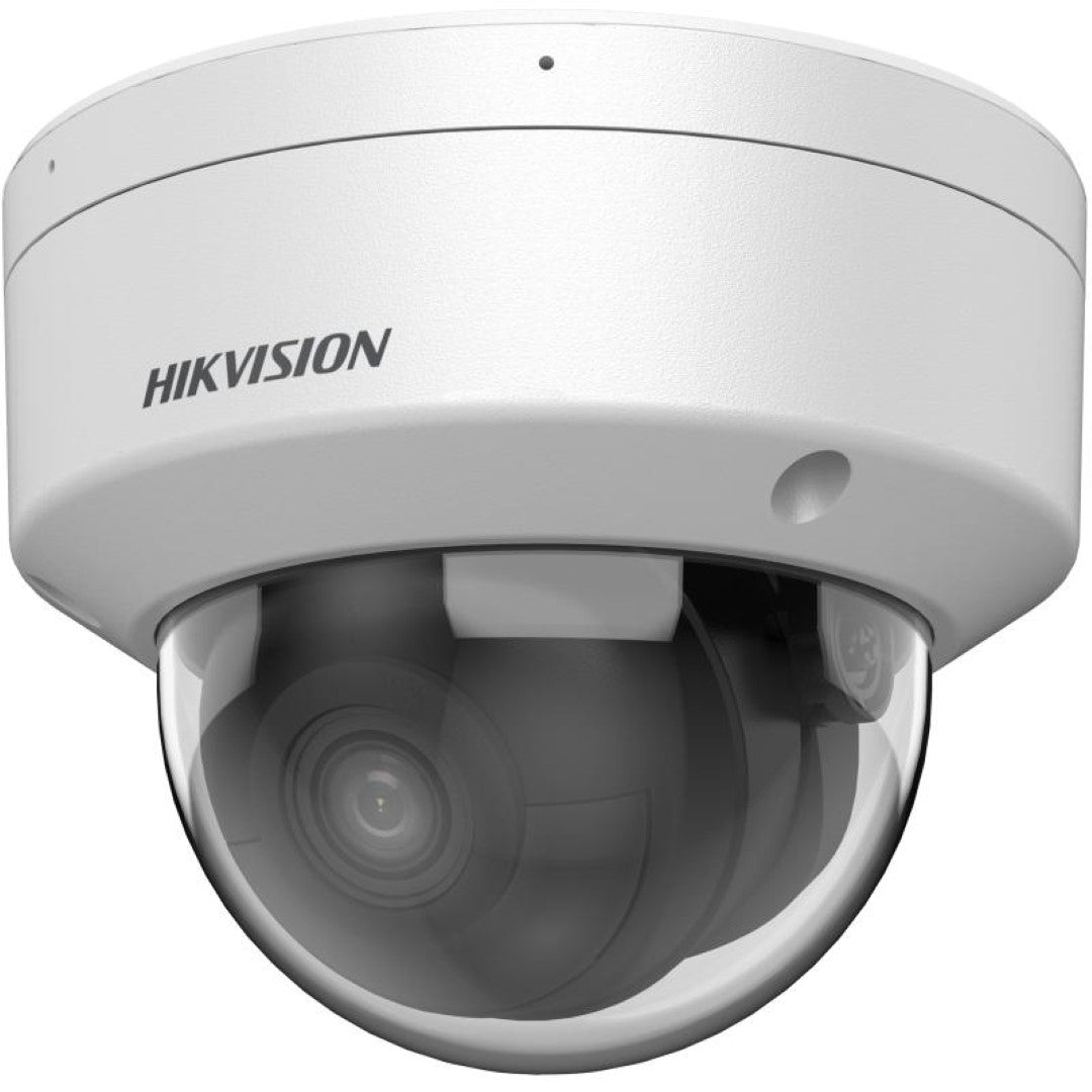 Witte Hikvision 4MP dome beveiligingscamera met robuuste behuizing en transparante koepel voor buitenbewaking.