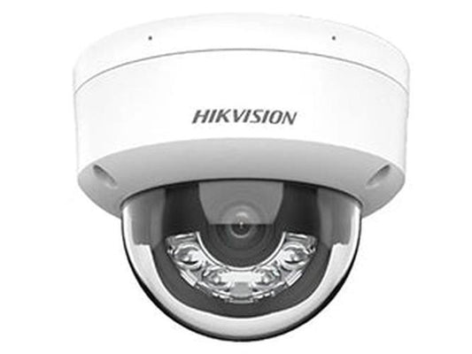 Witte Hikvision 8MP ColorVu dome beveiligingscamera met transparante koepel en ingebouwde lens voor 4K nachtzicht.
