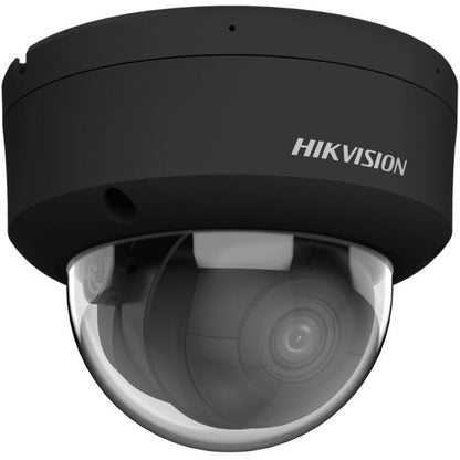 Zwarte Hikvision 8MP AcuSense dome IP-camera met transparante koepel en compact design voor buitenmontage.