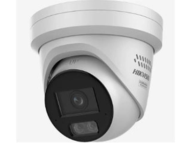 Witte Hikvision 4MP AcuSense turret camera met varifocale motorlens en actieve afschrikking.