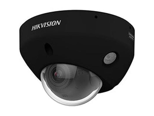 Zwarte Hikvision AcuSense 4MP mini dome beveiligingscamera met transparante koepel en robuuste behuizing.