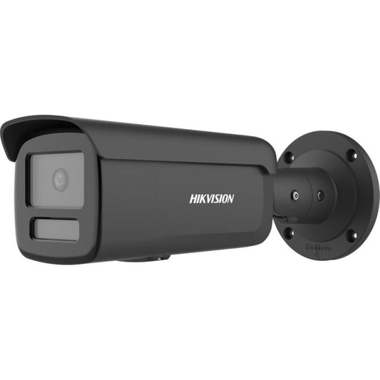 Zwarte Hikvision 8MP 4K AcuSense bulletcamera met 2.8mm lens en geïntegreerde muurbeugel voor buitenbeveiliging.