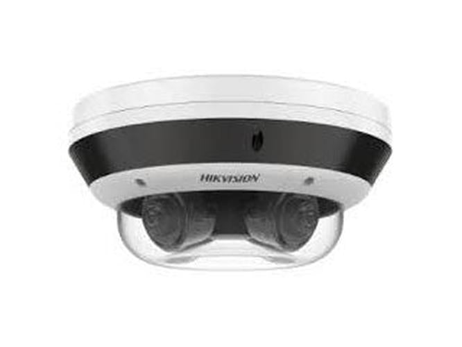 Witte Hikvision dual-lens panoramische dome IP-camera met twee varifocale lenzen in een robuuste behuizing.