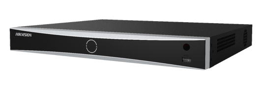Zwarte Hikvision 8-kanaals AcuSense NVR met zilveren accenten en USB-poort aan de voorzijde.