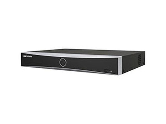 Zwarte Hikvision DS-7608NXI-K1 8-kanaals AcuSense NVR met slank design en USB-poort aan de voorzijde.