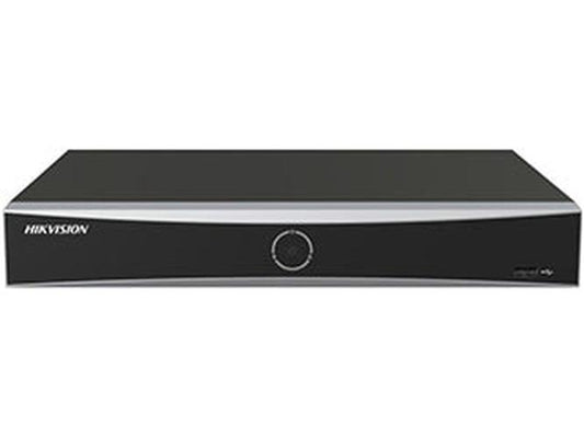Zwarte Hikvision DS-7608NXI-K1/Vpro 8-kanaals AcuSense NVR met strak design en centraal statuslampje.