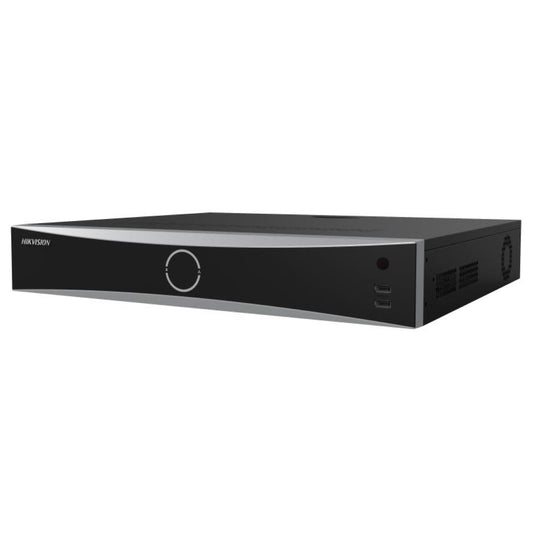 Zwarte Hikvision 32-kanaals AcuSense NVR met strak metalen design en USB-poorten aan de voorzijde.