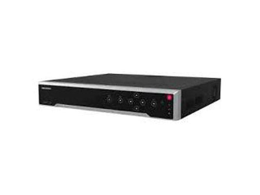 Zwarte Hikvision DS-7764NI-M4 64-kanaals Ultra NVR met strak design en bedieningspaneel aan de voorzijde.