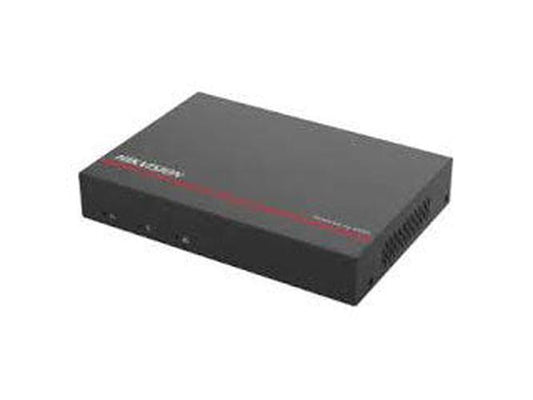 Compacte zwarte Hikvision 4-kanaals SSD-NVR met strak design en rode accenten.
