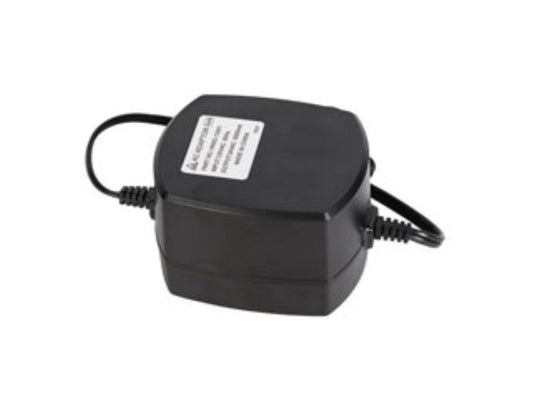 Zwarte Hikvision HKKD-13002 stroomadapter 24V DC/5A met compacte behuizing en aangesloten kabels.