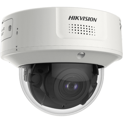 Witte Hikvision DeepinView dome IP-camera met varifocale lens en robuuste behuizing voor buitenbewaking.