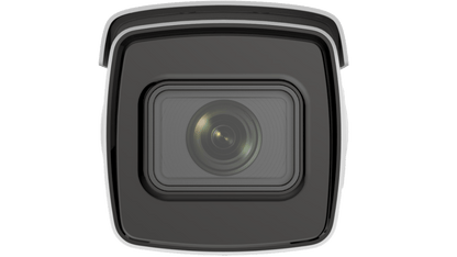 Witte Hikvision ANPR bullet camera met varifocale lens en robuuste behuizing voor kentekenherkenning.