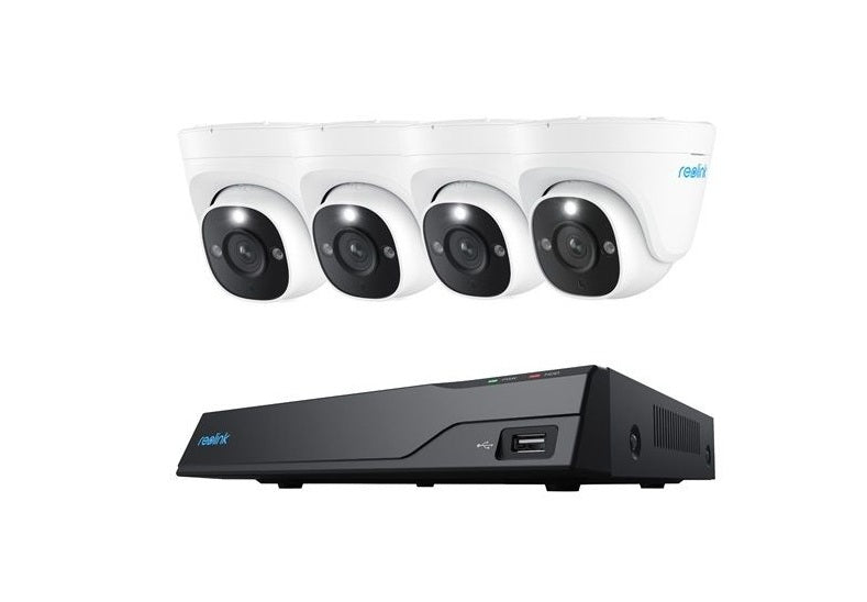 Reolink 12MP PoE beveiligingsset met vier witte domecamera's en een zwarte 8-kanaals NVR recorder met 2TB opslag.