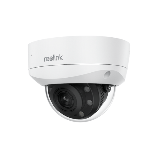 Witte Reolink P437 8MP PoE dome beveiligingscamera met zwarte lens en vandaalbestendige behuizing.